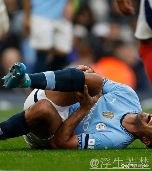 曼城通报：罗德里回归训练场，完成个人独立训练。